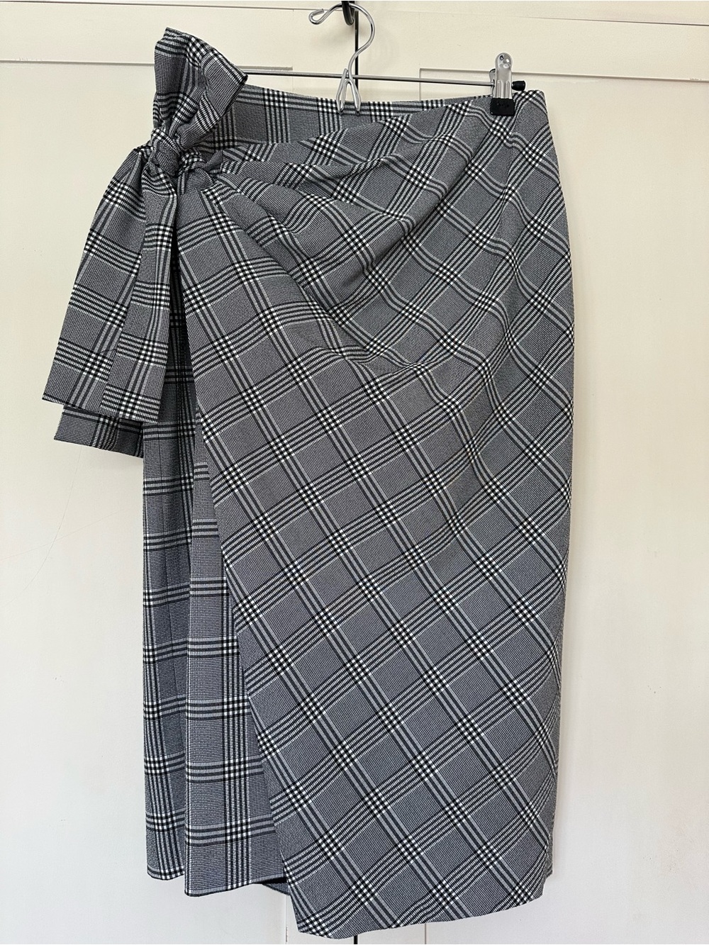 Halogen Faux Wrap Pencil Skirt Black and White Plaid Size 4 Knee Length NWT